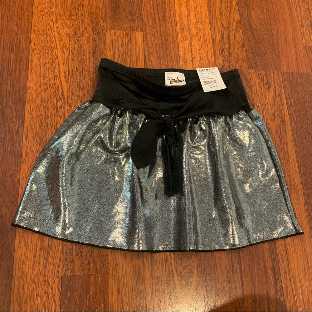 NEW 🎁Denny’s Metallic Skirt